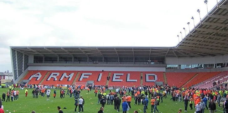 Ảnh Khán đài Nam sân Bloomfield Road