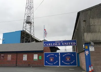 Bên ngoài sân vận động Brunton Park, mái nhà của Carlisle United