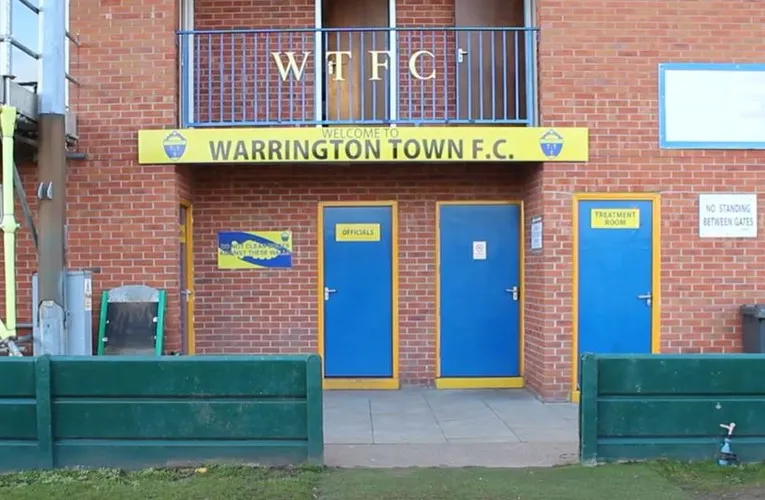 Câu lạc bộ Cantilever Park, nơi gắn kết cộng đồng người hâm mộ Warrington Town FC
