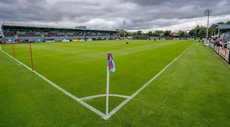 Cờ góc sân Mariners Park South Shields