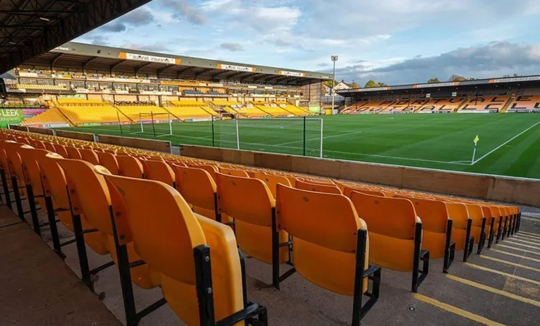 Góc nhìn toàn cảnh mặt cỏ sân Vale Park, nơi diễn ra những trận đấu lịch sử của Port Vale