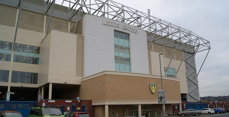 Khán đài Đông (East Stand) uy nghi của sân Elland Road