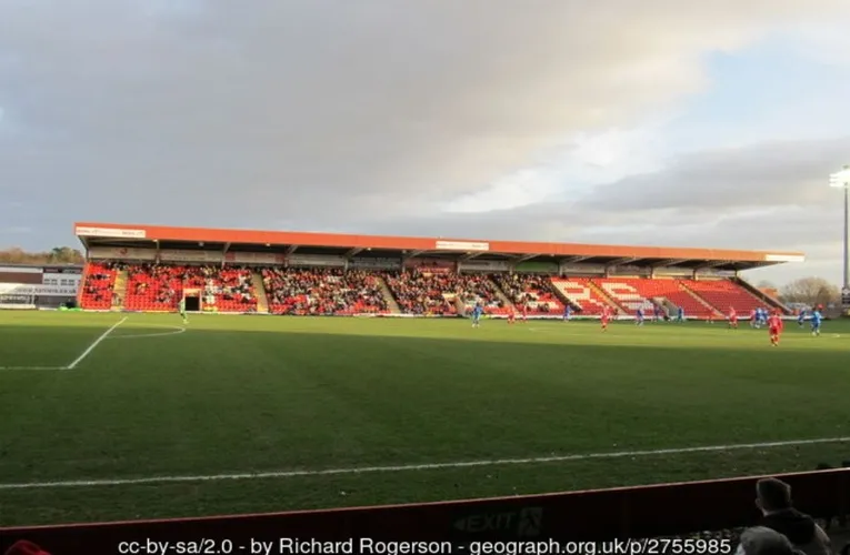 Khán đài Đông tại Aggborough Stadium nhìn từ trên cao