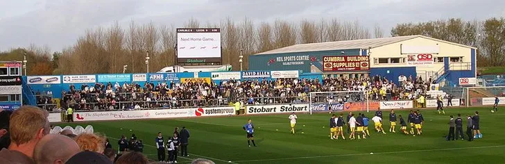 Khán đài Petteril End tại sân Brunton Park, nơi gắn bó với lịch sử Carlisle United