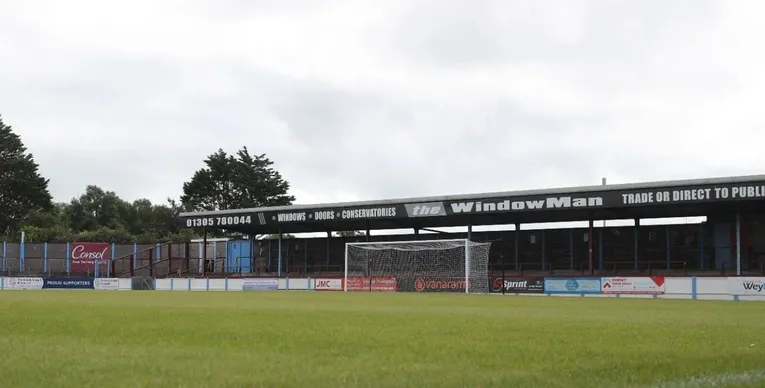 Khu vực khán đài dành cho cổ động viên đội khách Away End tại Bob Lucas Stadium