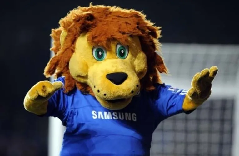 Linh vật Stamford the Lion với trang phục Chelsea, niềm tự hào của đội bóng