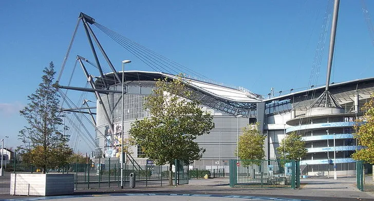 Ngoại thất hoành tráng của sân vận động Etihad, kiến trúc độc đáo của sân nhà Man City