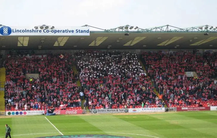 Người hâm mộ tạo ảnh ghép tại Sincil Bank