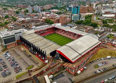 Toàn cảnh sân vận động Bramall Lane từ trên cao, biểu tượng lịch sử của Sheffield United