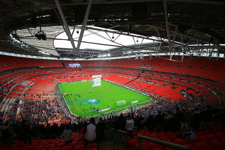 Tổng thể nội thất sân Wembley nhìn từ trên cao