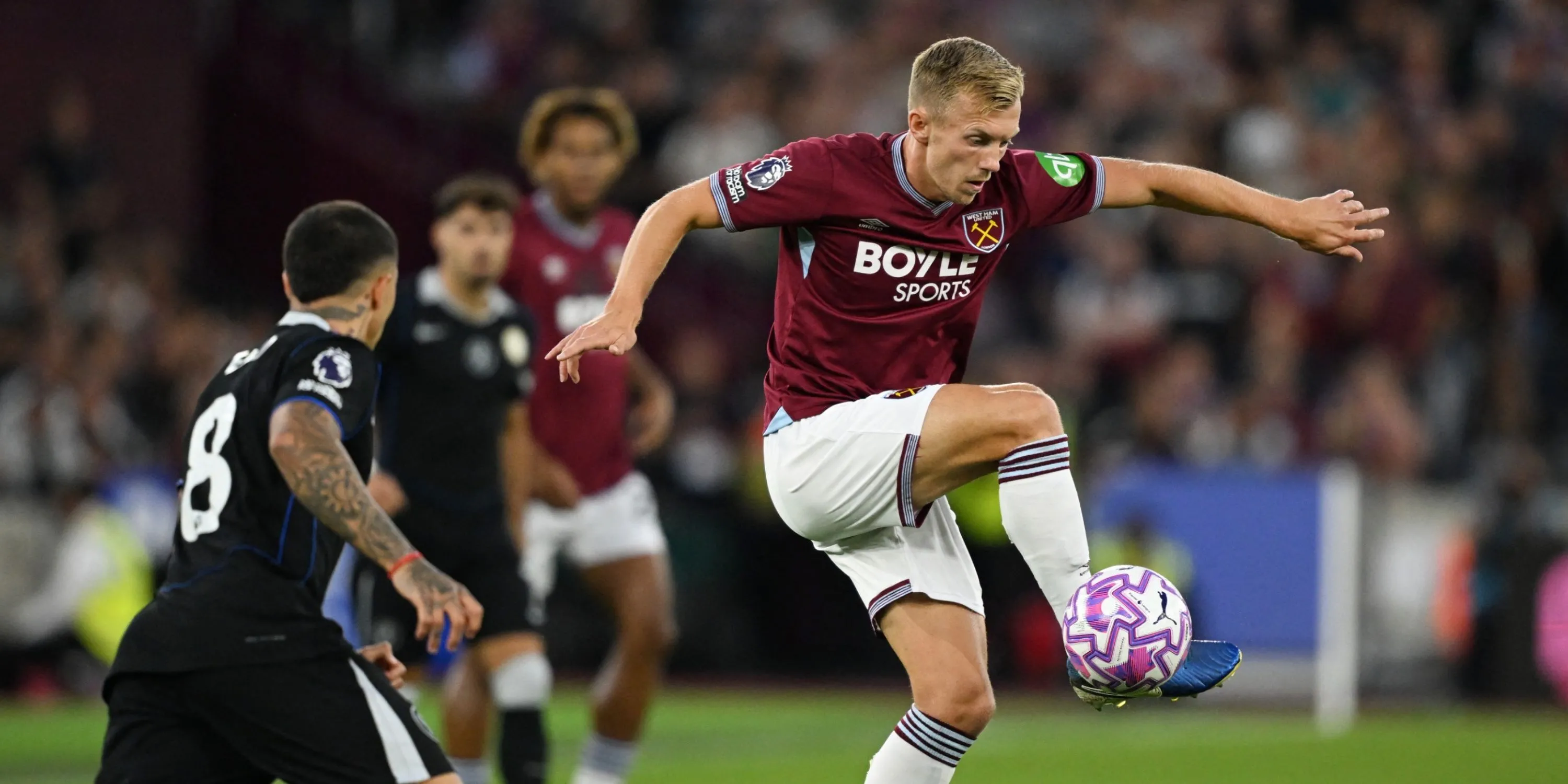 James Ward-Prowse bị HLV Nuno đẩy ra ngoài sân cỏ