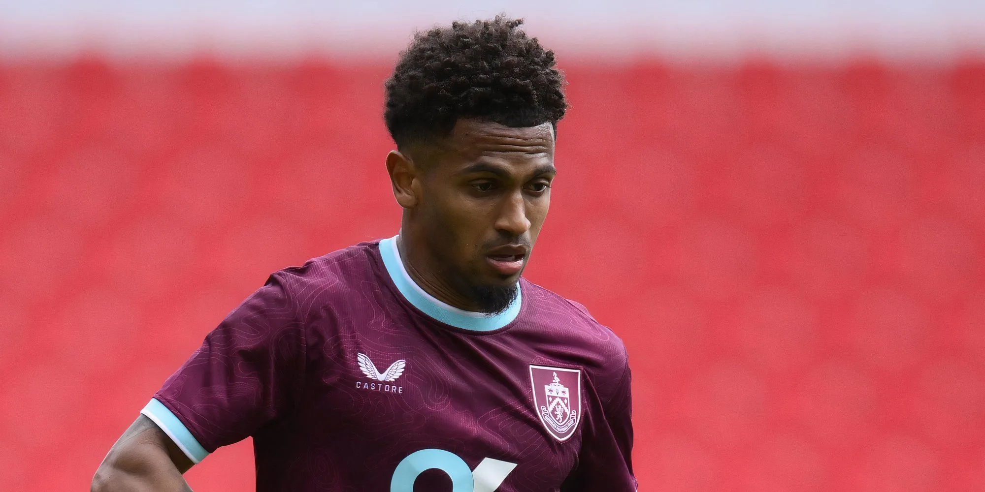 Marcus Edwards trong màu áo Burnley - một người chơi có kỹ năng kỹ thuật tốt